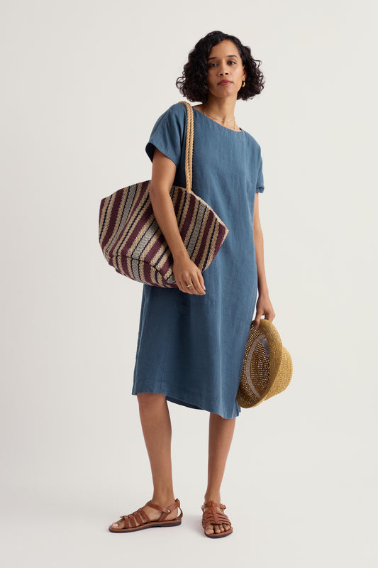 Primäres Leinenkleid