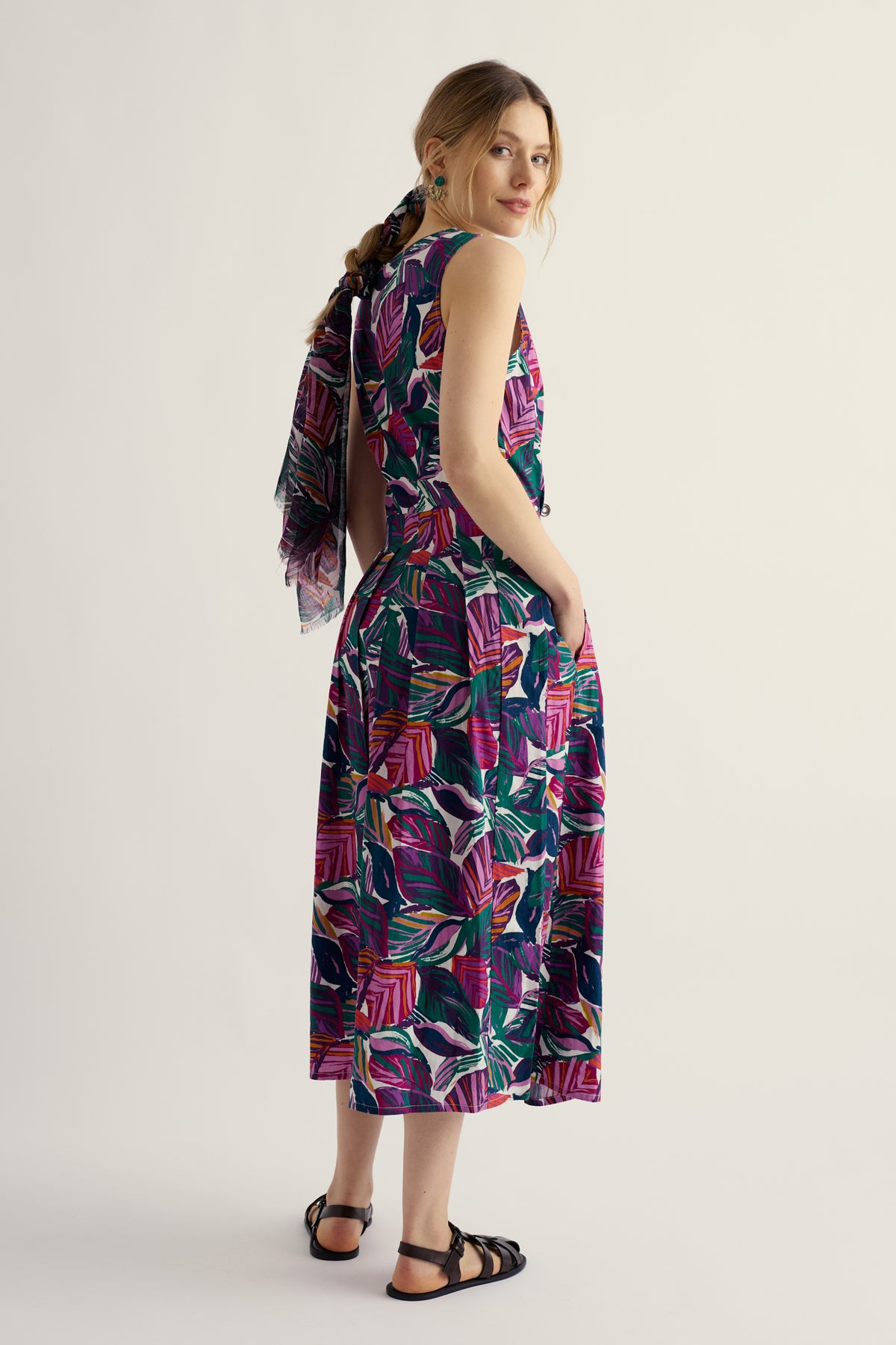 Belle ausgestelltes Midi-Kleid