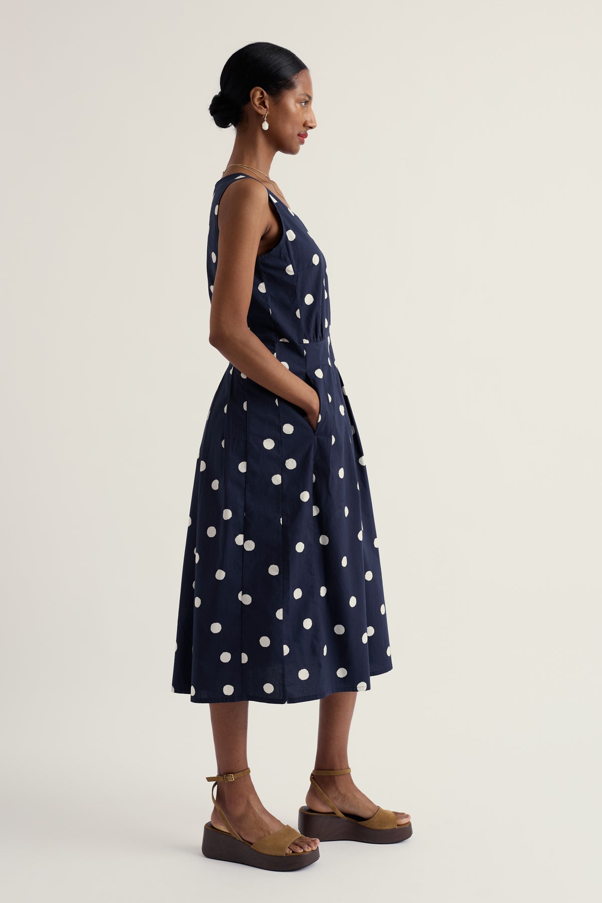 Belle ausgestelltes Midi-Kleid