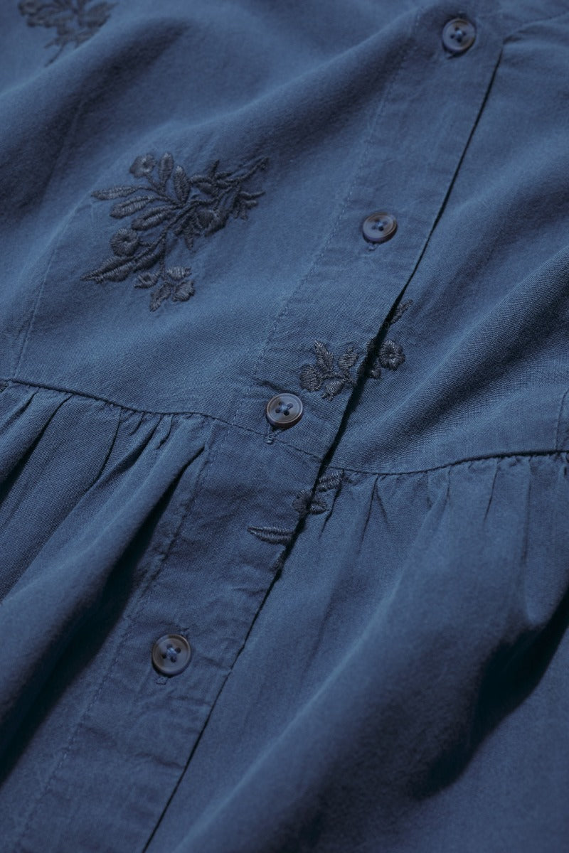 Fowen besticktes Hemdkleid